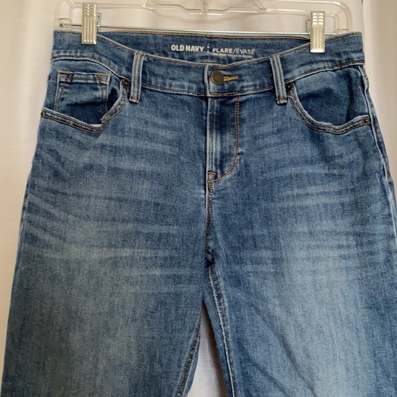 π» Old Navy Cropped Flare Distressed Jeans - Picture 3 of 7